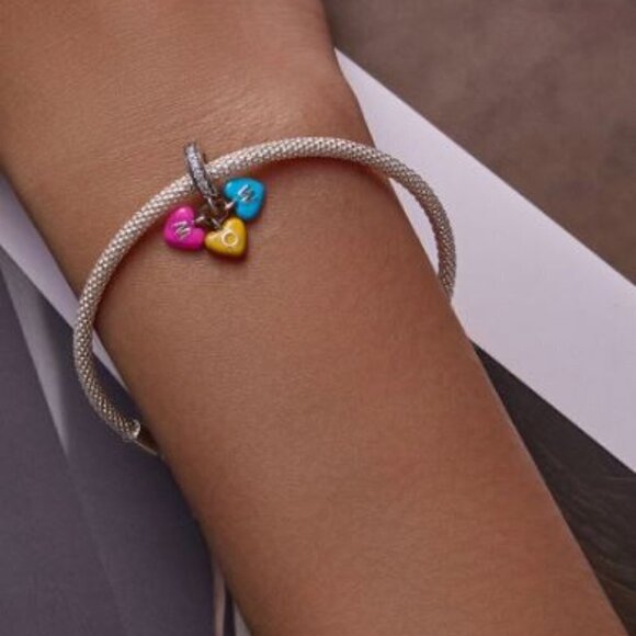 🎄Charm Pink & Blue Multicolor 'Mom' Hearts Charm - Picture 7 of 8